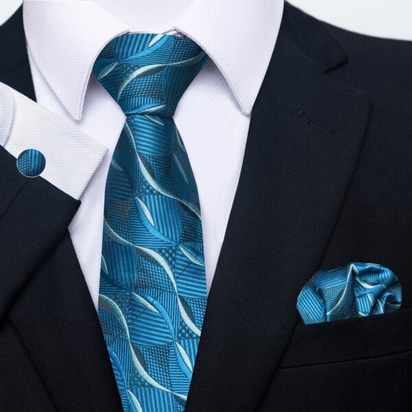 Patterned Necktie Hanky and Cufflinks Set - Image 9